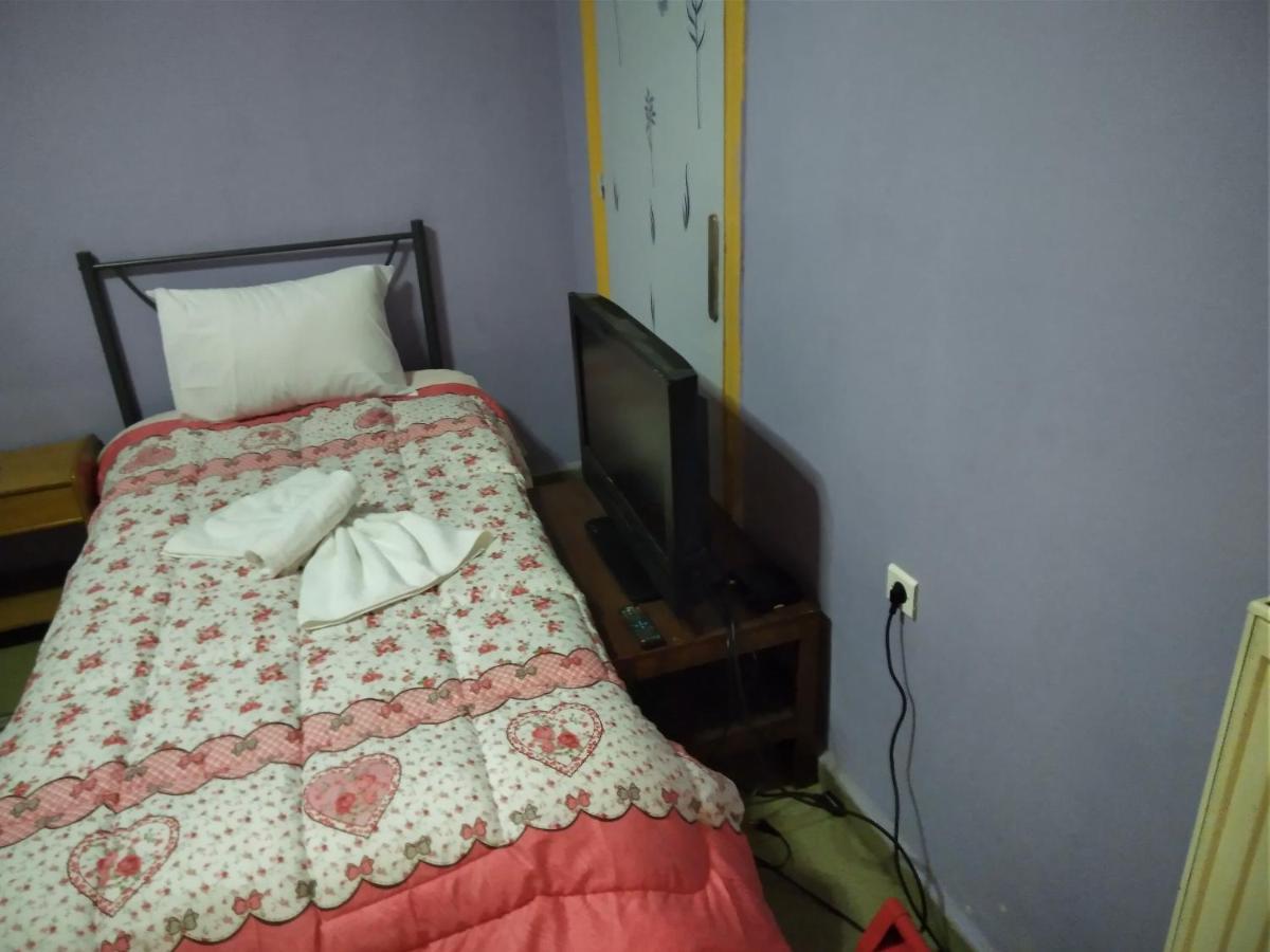 Hostel Pinguino Ateny Zewnętrze zdjęcie